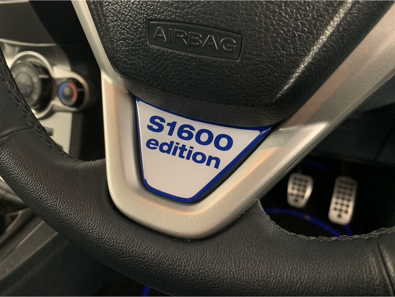 Load image into Gallery viewer, Fiesta Mk7 Steering Wheel Lower Gel Badge - S1600 Edition
