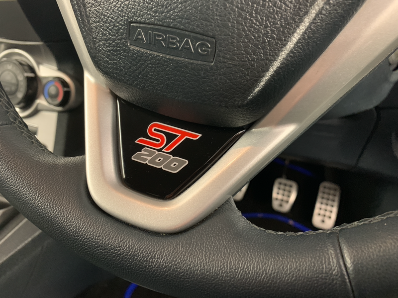 Load image into Gallery viewer, Fiesta Mk7.5 Steering Wheel Lower Gel Badge - ST200
